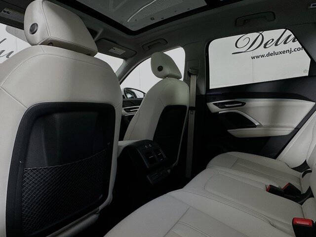 2025 Audi Q5 quattro Premium TFSI