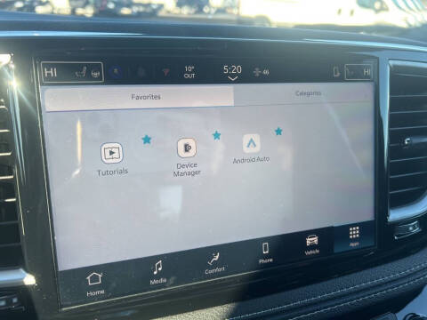 2026 Chrysler Pacifica Select