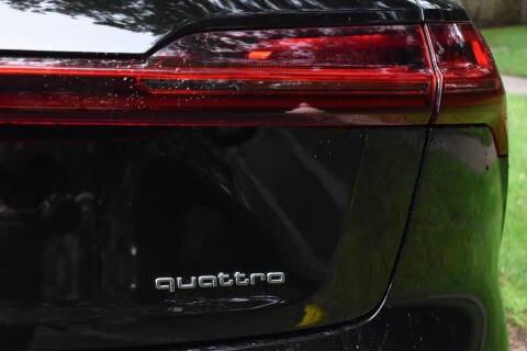 2021 Audi e-tron quattro Premium