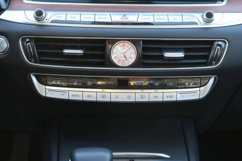 2020 Kia K900 Luxury