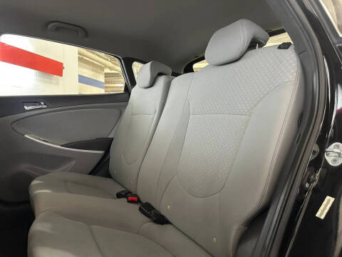 2012 Hyundai Accent SE