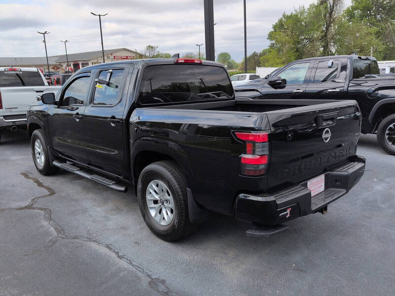 2024 Nissan Frontier SV