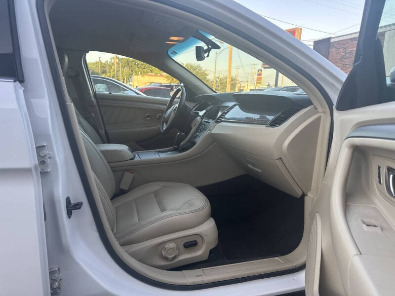 2015 Ford Taurus SEL