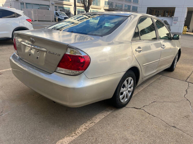 2006 Toyota Camry LE photo 5