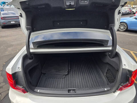 2018 Volvo S90 T5 Momentum