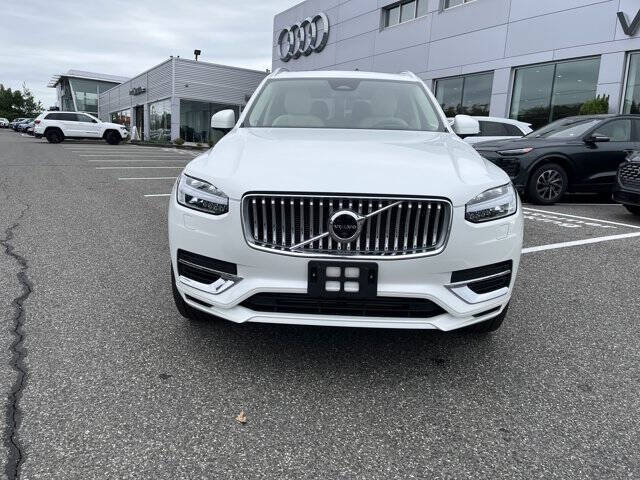 2024 Volvo XC90 Recharge T8 Ultimate Bright Theme 7P