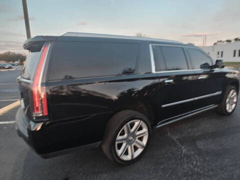 2017 Cadillac Escalade ESV Premium Luxury