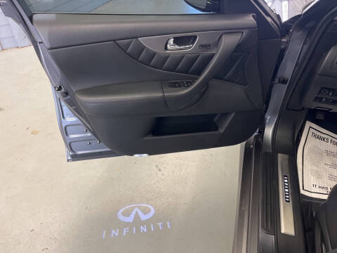 2017 Infiniti QX70