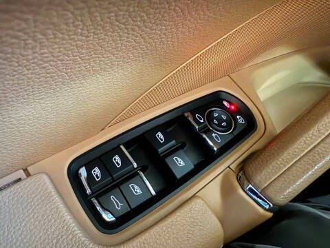 2014 Porsche Cayenne GTS