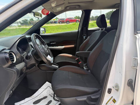 2019 Nissan Kicks SR