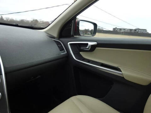 2016 Volvo XC60 T6 Drive-E R-Design Platinum