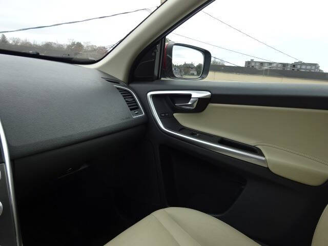 2016 Volvo XC60 T6 Drive-E R-Design Platinum