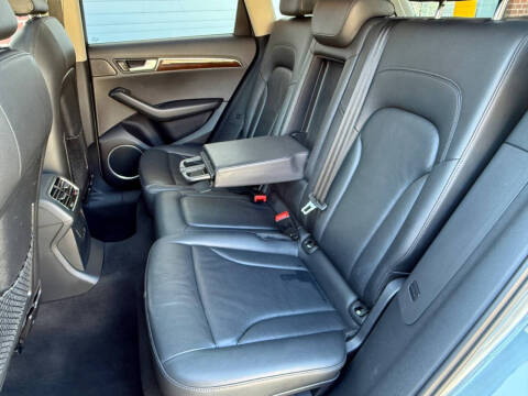 2011 Audi Q5 2.0T quattro Premium Plus