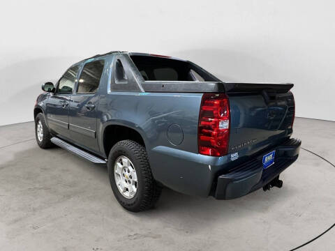 2011 Chevrolet Avalanche LS