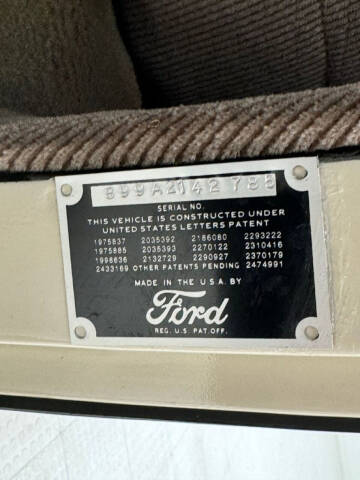 1948 Ford Super Deluxe