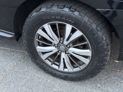 2018 Nissan Pathfinder SV