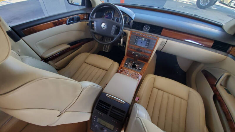 2004 Volkswagen Phaeton Premiere Edition W12