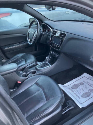 2012 Chrysler 200 Limited