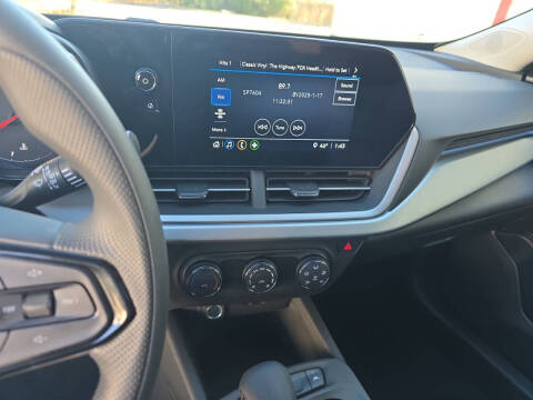 2025 Chevrolet Trax LS