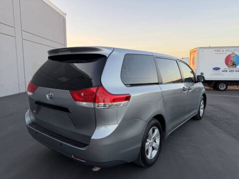 2012 Toyota Sienna Base 7-Passenger