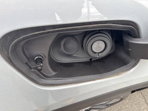 2025 Volvo XC40 B5 Ultra Bright Theme