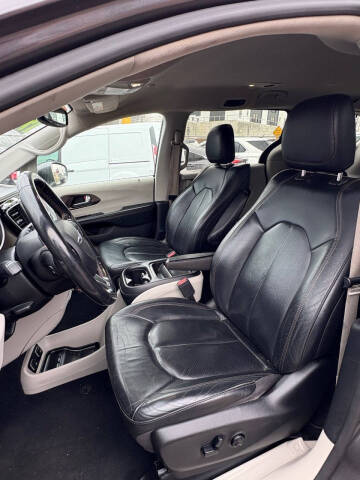 2019 Chrysler Pacifica Touring L