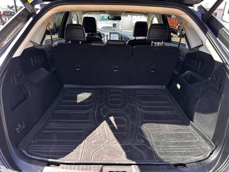 2021 Ford Edge Titanium