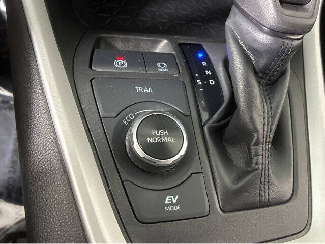 2025 Toyota RAV4 Hybrid LE