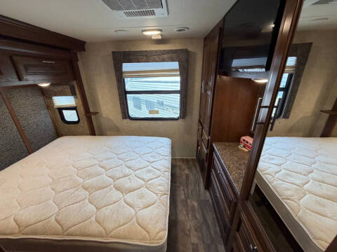 2015 Forest River Georgetown 335DS