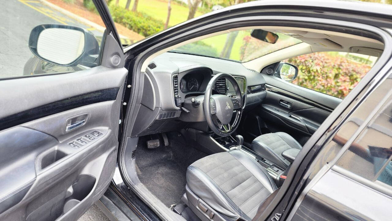 2019 Mitsubishi Outlander  - $16,900