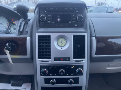 2010 Chrysler Town and Country Touring