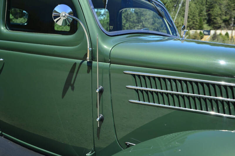 1936 Ford Deluxe