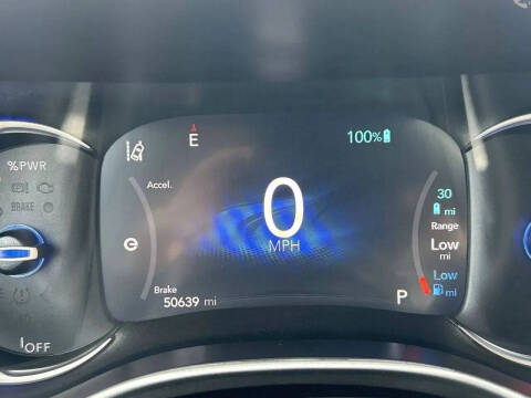 2024 Chrysler Pacifica Plug-In Hybrid Select