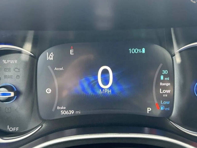 2024 Chrysler Pacifica Plug-In Hybrid Select