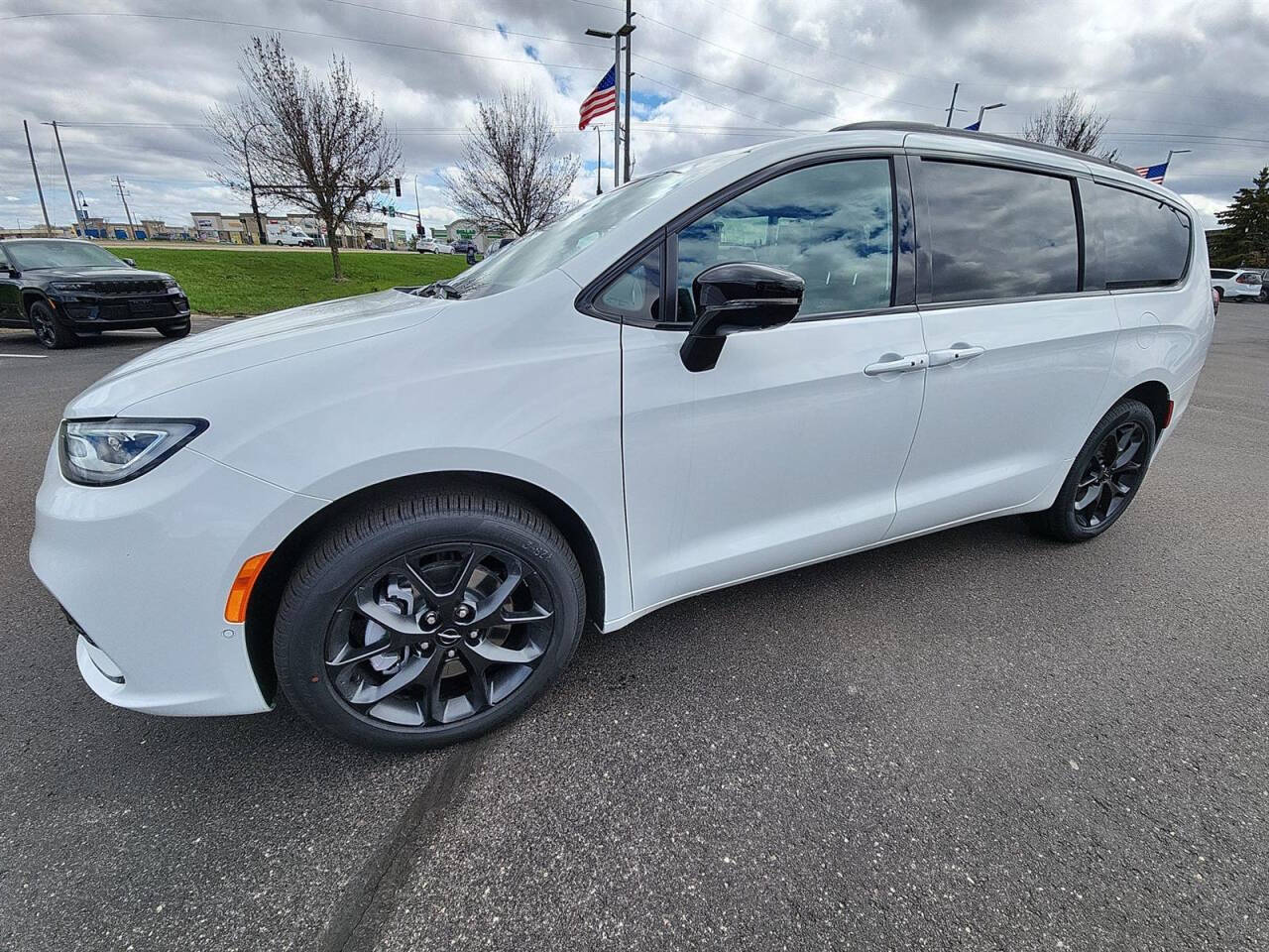 2024 Chrysler Pacifica for sale at Victoria Auto Sales in Victoria, MN