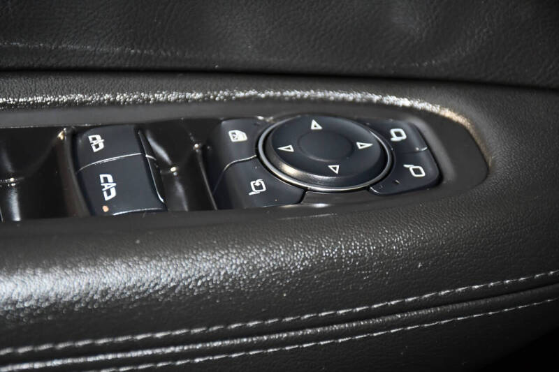 2025 Cadillac XT6 Luxury