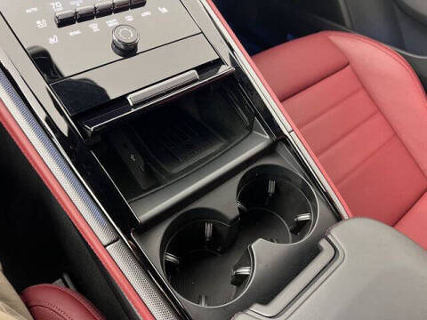 2025 Porsche Panamera 4