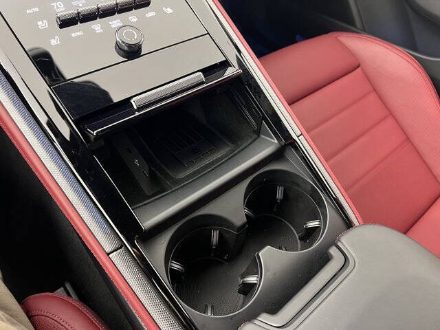 2025 Porsche Panamera 4