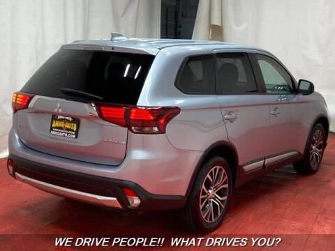 2017 Mitsubishi Outlander ES