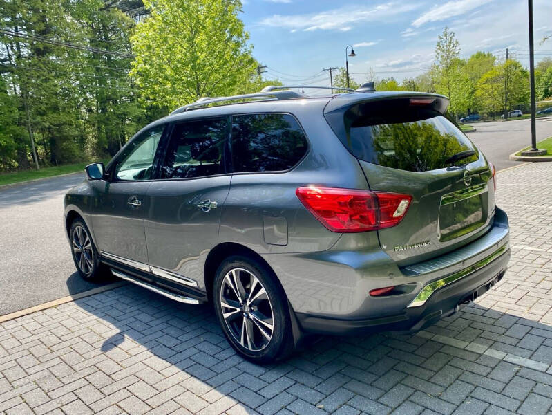 2020 Nissan Pathfinder Platinum photo 15