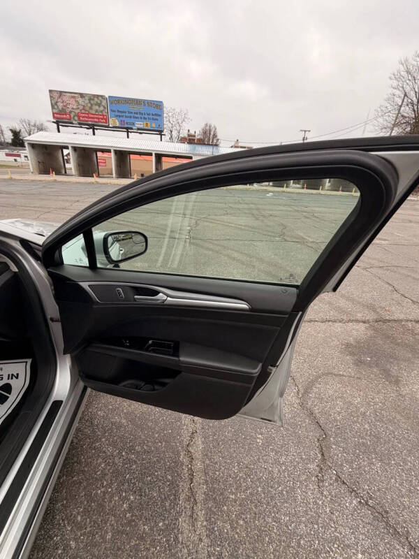 2016 Ford Fusion Hybrid SE