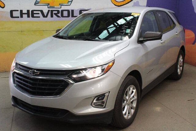 Used 2020 Chevrolet Equinox LS with VIN 2GNAXHEV2L6187568 for sale in Grand Ledge, MI