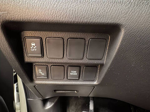 2020 Nissan Pathfinder SV