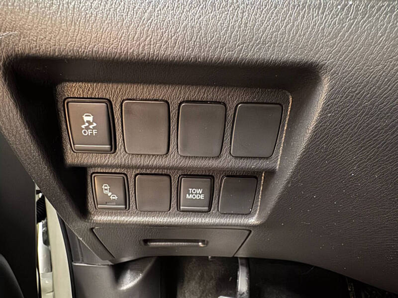 2020 Nissan Pathfinder SV