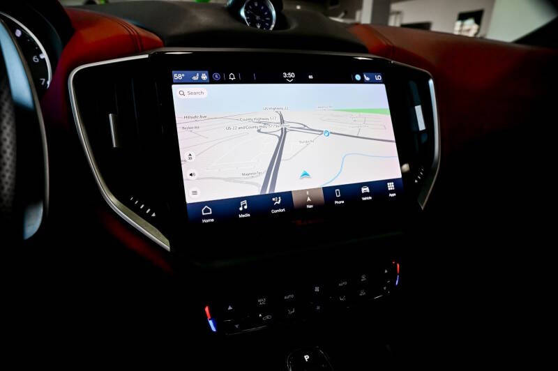 2022 Maserati Ghibli Modena Q4