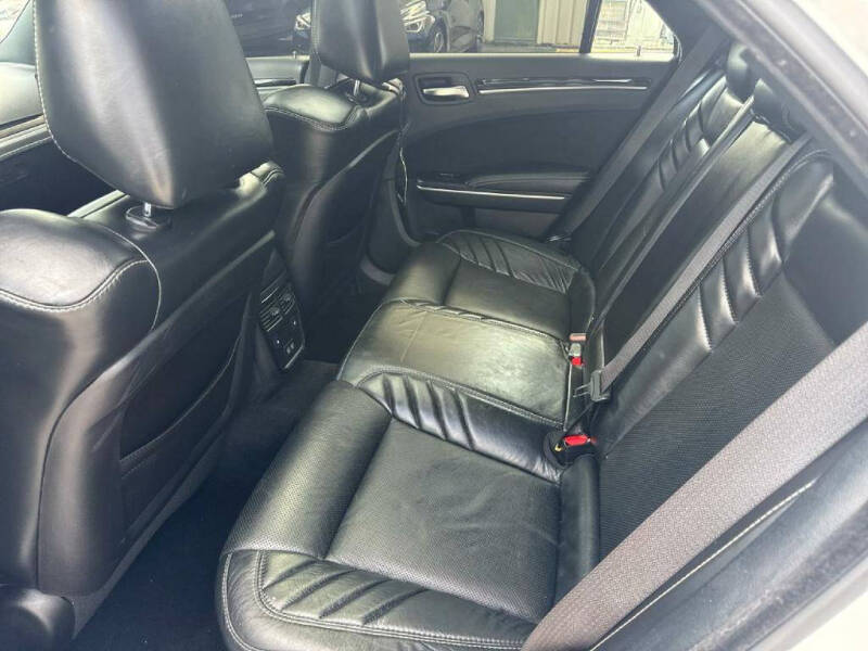 2023 Chrysler 300 C