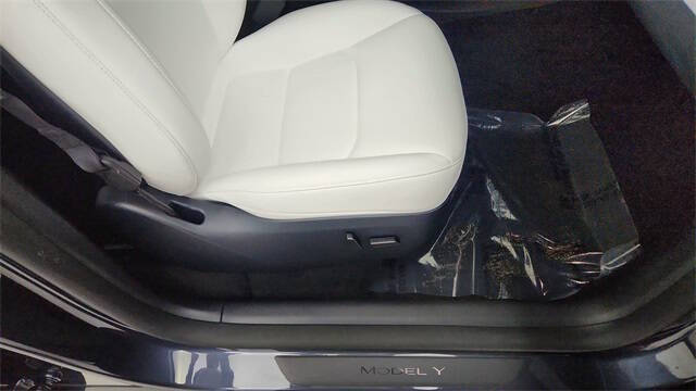 2024 Tesla Model Y Performance