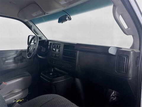 2024 Chevrolet Express 2500