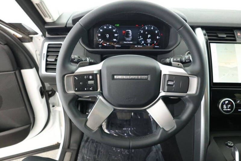 2024 Land Rover Discovery P300 S