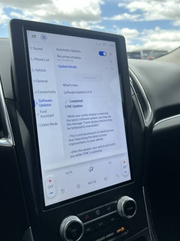 2024 Ford Edge Titanium